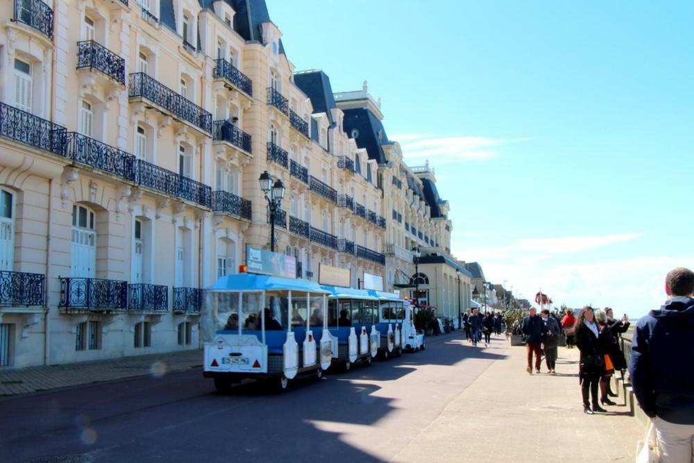 Bel Appartement Jolie Vue Mer Cabourg Exterior photo